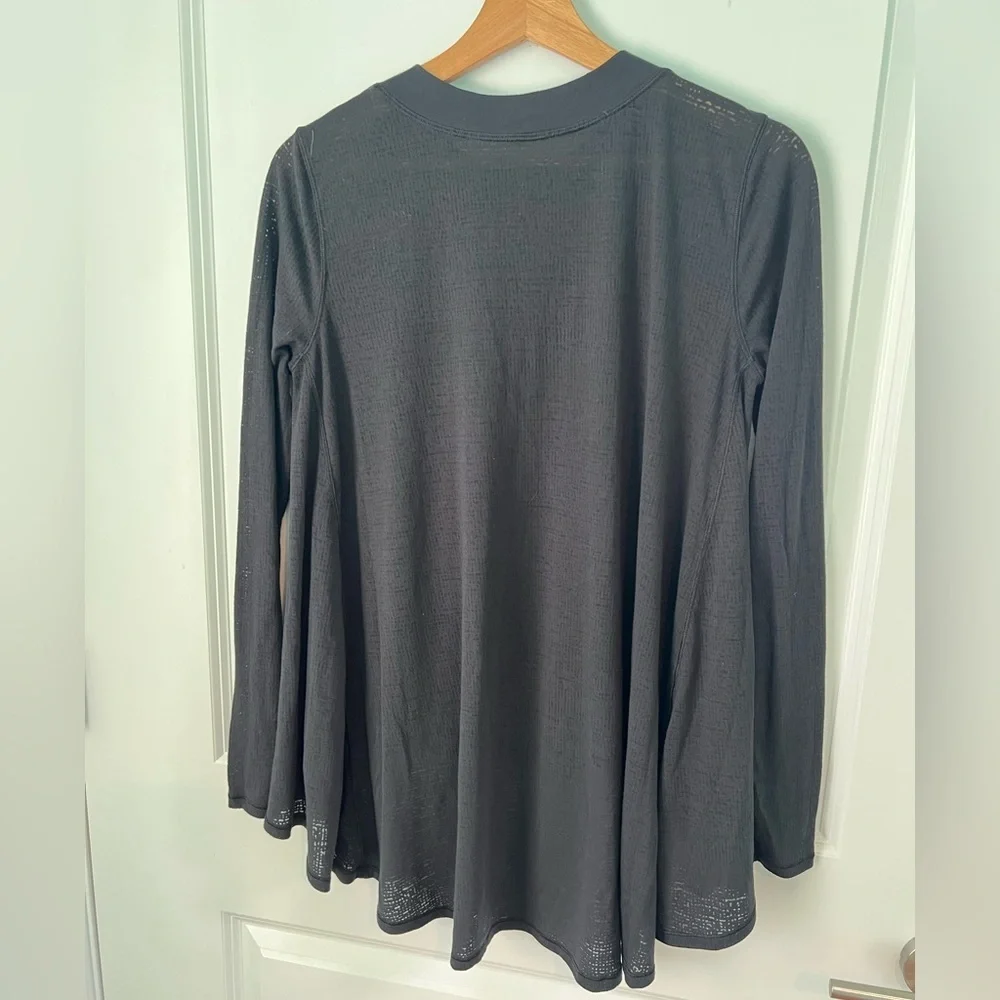 Lululemon Dare to Drape Long Sleeve in Black Size 8